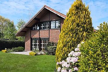 Immobilienmaklerin Anja Rindfleisch Zweifamilienhaus-in-Bad-Zwischenahn