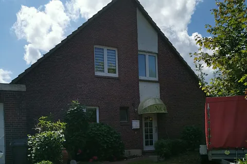 Immobilienmaklerin Anja Rindfleisch Zweifamilienhaus-in-Schortens-Grafschaft