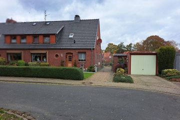 Immobilienmaklerin Anja Rindfleisch Zweifamilienhaus-in-Schortens-Grafschaft